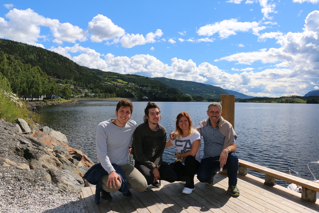 D:\2016-04-24-Ayla\album-2016\2016-07-01-iskandinavya\2016-07-04-bergen\IMG_4803-1.jpg