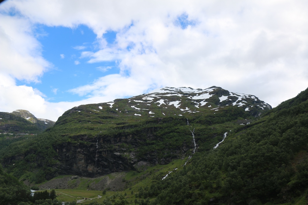 D:\2016-04-24-Ayla\album-2016\2016-07-01-iskandinavya\2016-07-04-bergen\IMG_4945-1.jpg